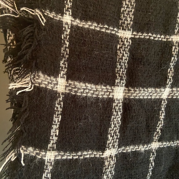 Blanket Scarf - Picture 2 of 3